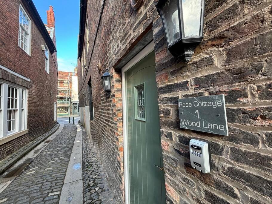 Quirky Cottage In The Historical Town Of Beverley Bagian luar foto